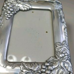 2001 ARTHUR COURT Grape Cluster Picture Frame Silver Tone 6X8 OD 4X6 ID For Pict